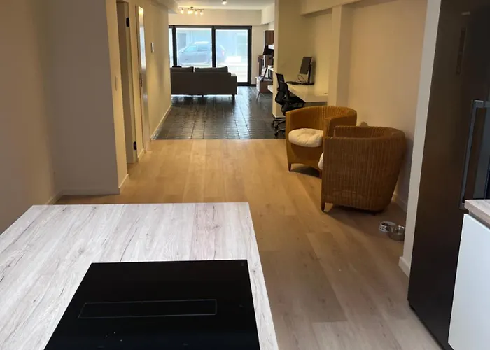 New Bright 180M2 Appartement,100M From The Beach