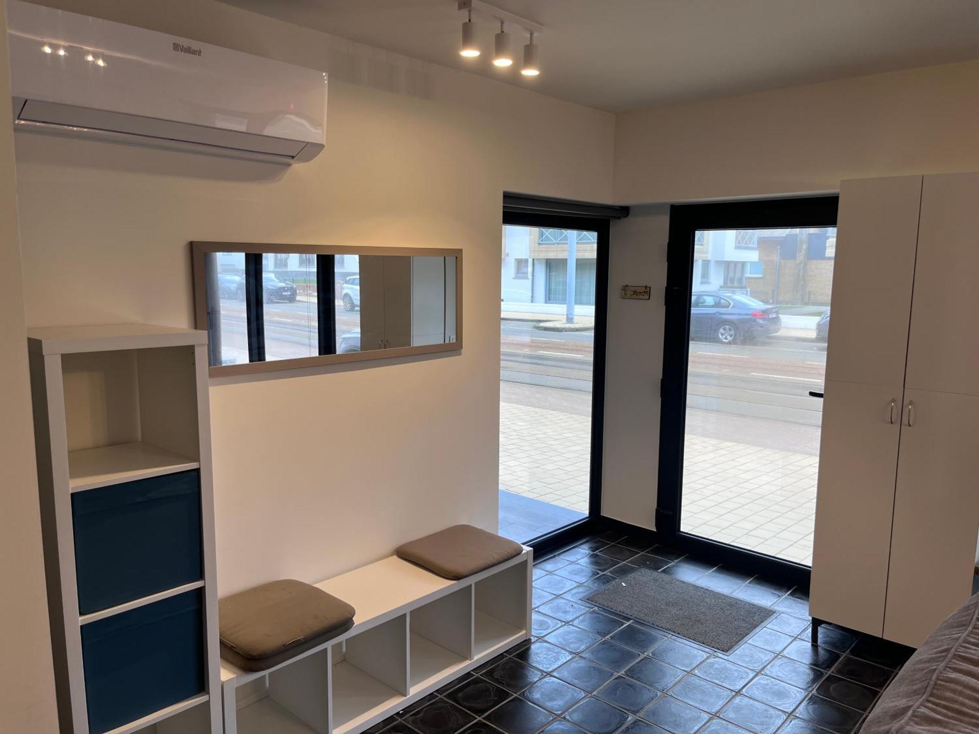 New Bright 180m2 Appartement,100m From The *