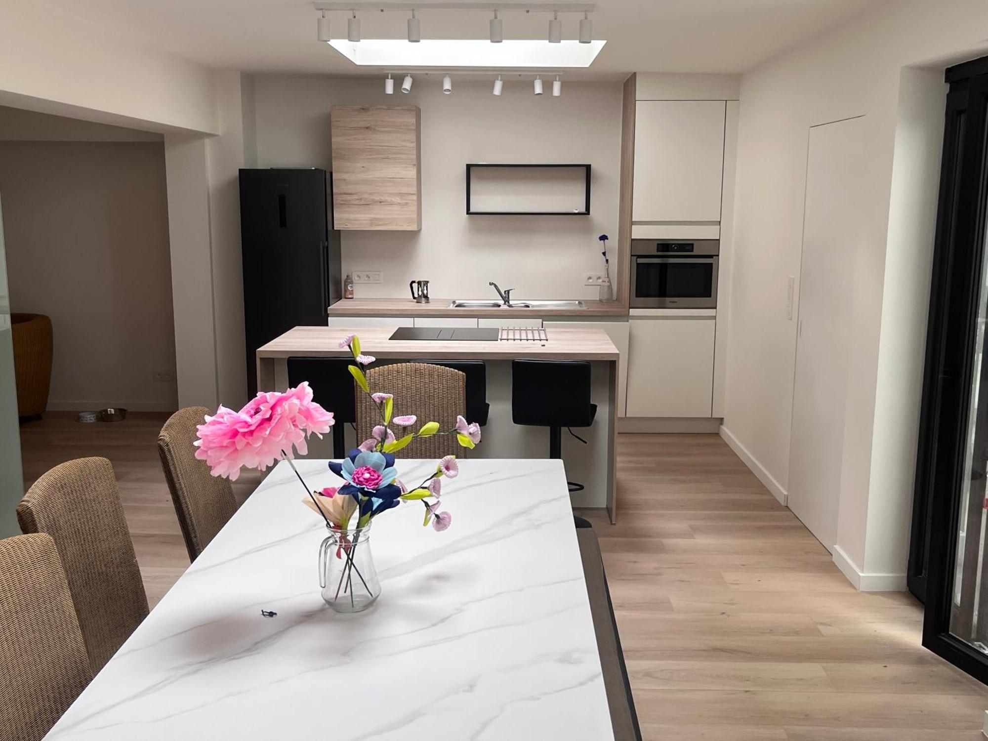 Apartment New Bright 180m2 Appartement,100m From The