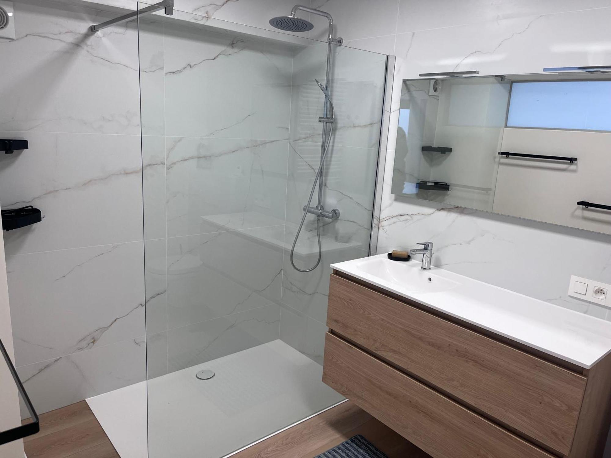 New Bright 180m2 Appartement,100m From The Apartment *